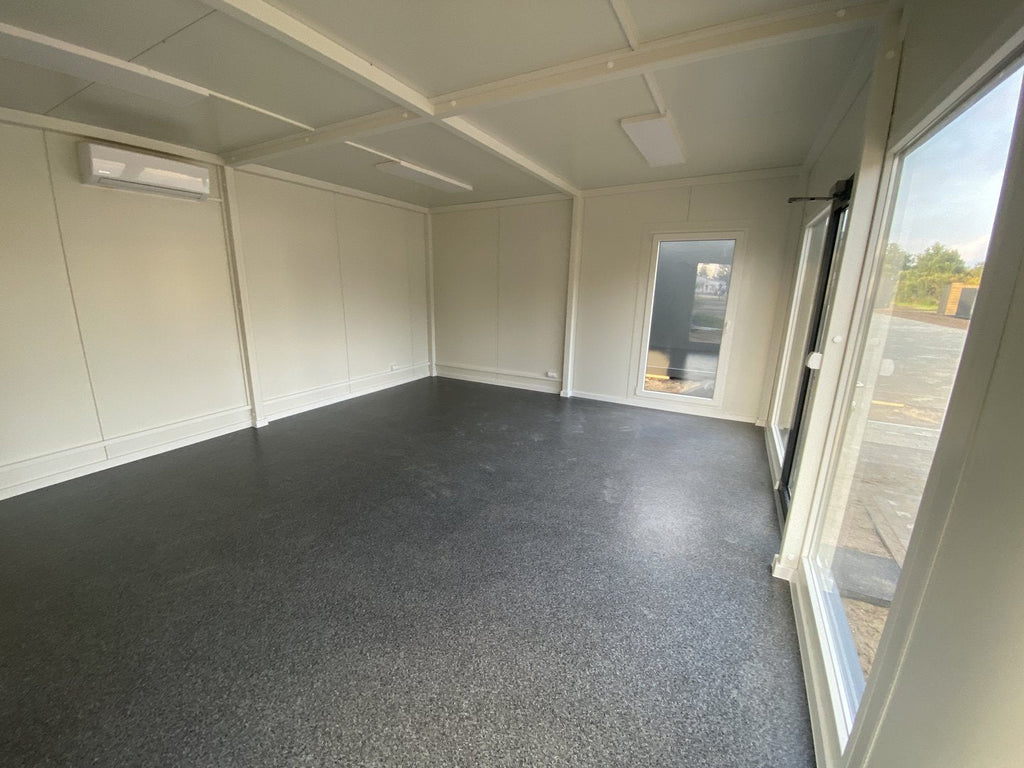 Contenedor de oficina tipo London 6×5 m – módulo prefabricado profesional de 30 m² aislado