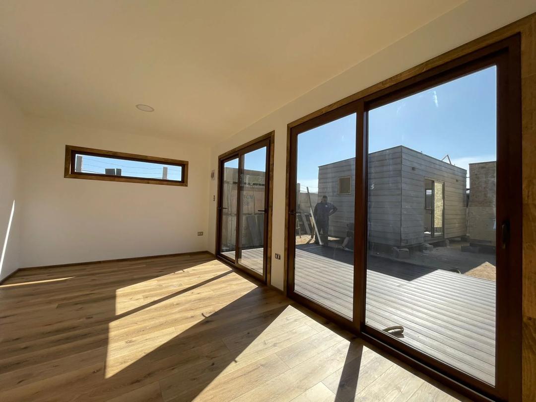Módulo prefabricado Leyton 30 m² – 2 dormitorios, baño y zona de estar para uso residencial flexible
